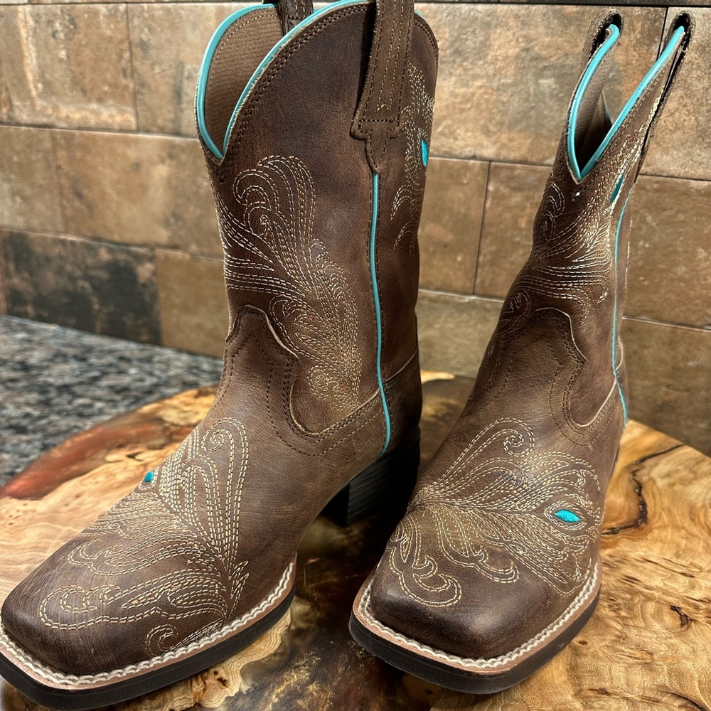 Girls Ariat boots